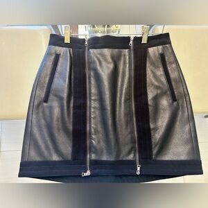 BCBGMAXAZRIA LEATHER MINI SKIRT